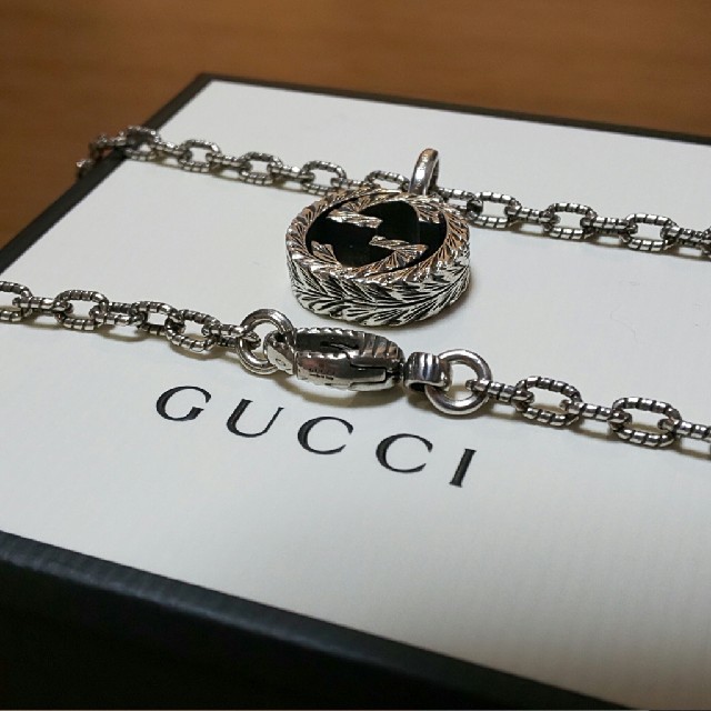 Gucci(グッチ)のGUCCI 燻しネックレス ラージ スモール の２つ 専用 レディースのアクセサリー(ネックレス)の商品写真