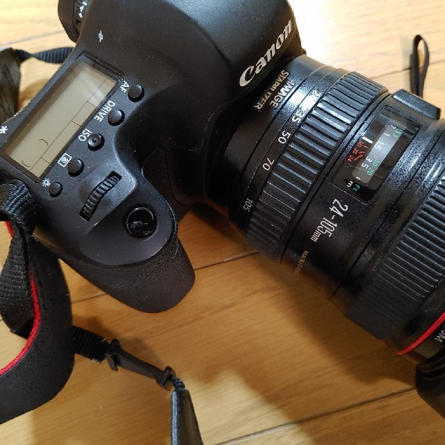 Canon(キヤノン)のCANON EOS 6D   EF24-105mm F４L IS USM  スマホ/家電/カメラのカメラ(デジタル一眼)の商品写真