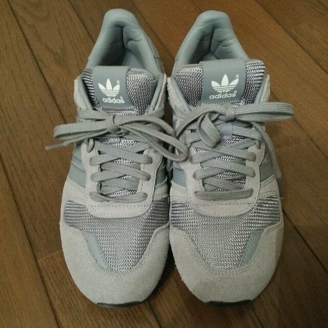 adidasスニーカー