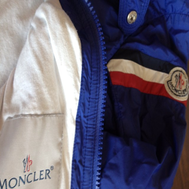 MONCLER(モンクレール)のモンクレールキッズアウター キッズ/ベビー/マタニティのキッズ服男の子用(90cm~)(その他)の商品写真