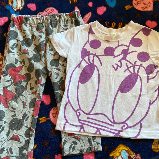 Disney(ディズニー)のディズニー Tシャツ パンツ セット 90 キッズ/ベビー/マタニティのキッズ服女の子用(90cm~)(Tシャツ/カットソー)の商品写真