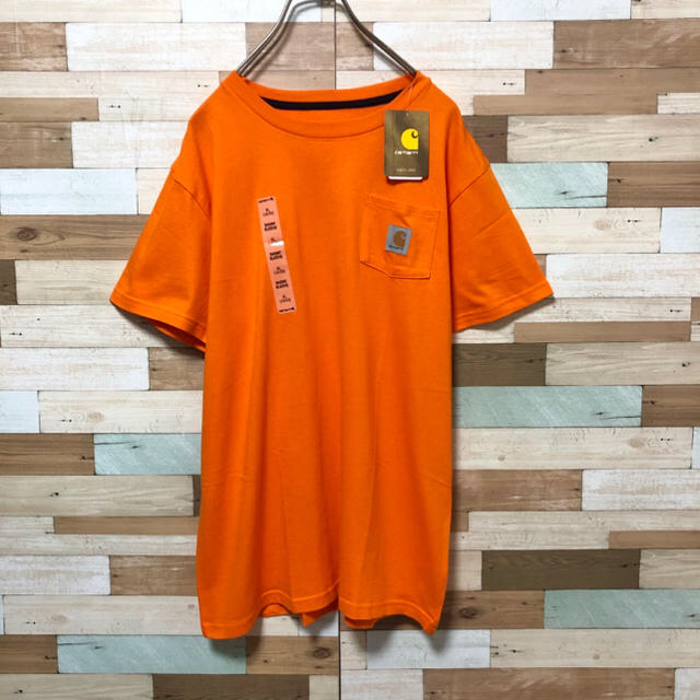 carhartt(カーハート)の【新品未使用品❗️】カーハート　ワンポイント　Tシャツ　ポケット付き メンズのトップス(Tシャツ/カットソー(半袖/袖なし))の商品写真