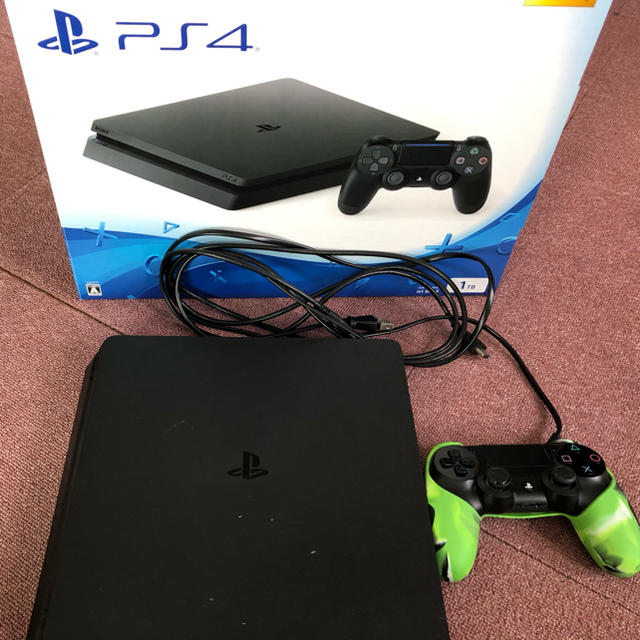 PlayStation4(プレイステーション4)のプレステ 4 1T エンタメ/ホビーのゲームソフト/ゲーム機本体(家庭用ゲーム機本体)の商品写真