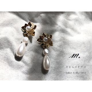 チェスティ(Chesty)の【NEW】新品インポート♡フラワー パール ゴールド ピアス イヤリング(ピアス)