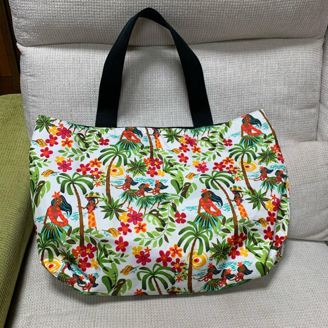 LeSportsac(レスポートサック)のHawaii限定　リバーシブルトート　レスポートサック レディースのバッグ(トートバッグ)の商品写真