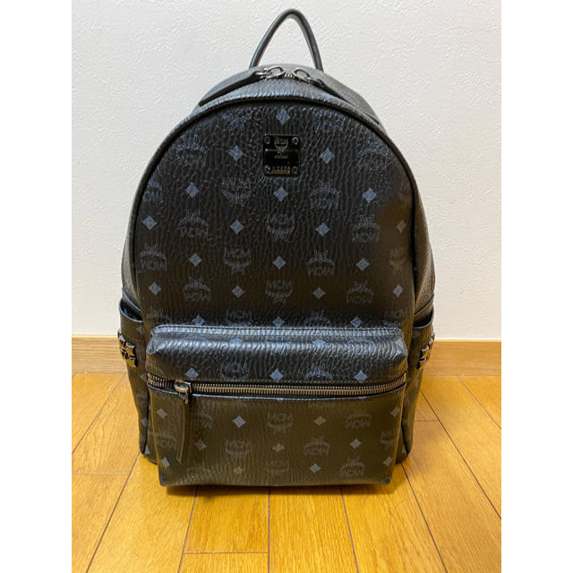 MCM(エムシーエム)のmcm black mサイズ メンズのバッグ(バッグパック/リュック)の商品写真