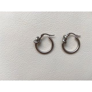 フープピアス　タイフープピアス　ピアス　シルバー　(ピアス)