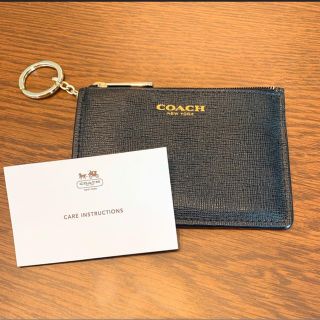 コーチ(COACH)の【新品 未使用】COACH パスケース ブラック  小銭入れ  カードケース(名刺入れ/定期入れ)