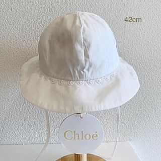 クロエ(Chloe)の【まきちゃん様専用】Chloe  42㎝  素敵な白い帽子(帽子)