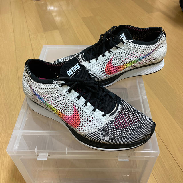 NIKE(ナイキ)のNIKE FLYKNIT RACER  メンズの靴/シューズ(スニーカー)の商品写真