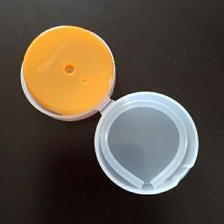 ニシマツヤ(西松屋)の新品未使用　ビタットマグ　ケース付き　ストロー付き　オレンジ(マグカップ)