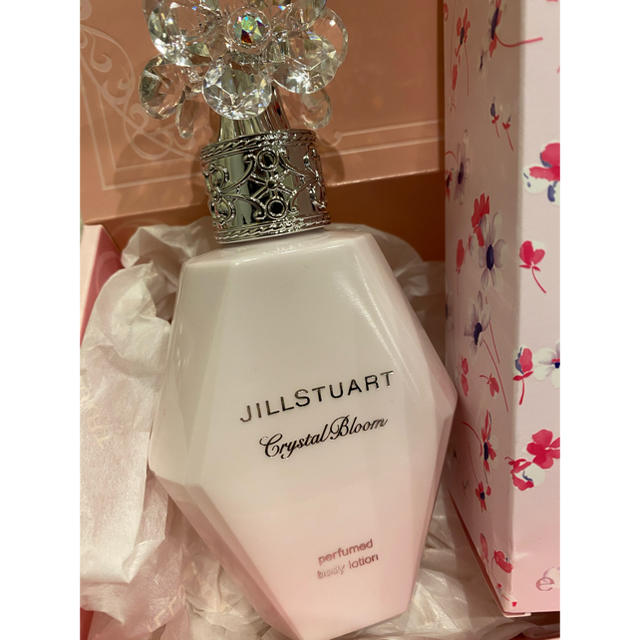 JILLSTUART(ジルスチュアート)の【新品】ジルスチュアート　クリスタルブルーム　パフュームド ボディローション コスメ/美容のボディケア(ボディローション/ミルク)の商品写真