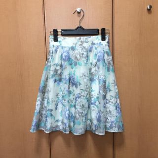 マジェスティックレゴン(MAJESTIC LEGON)のマジェスティックレゴン　オーガンジー花柄スカート(ひざ丈スカート)