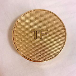 トムフォード(TOM FORD)のトムフォード シェイドアンドイルミネイト クッション ファンデーション 0.4(ファンデーション)