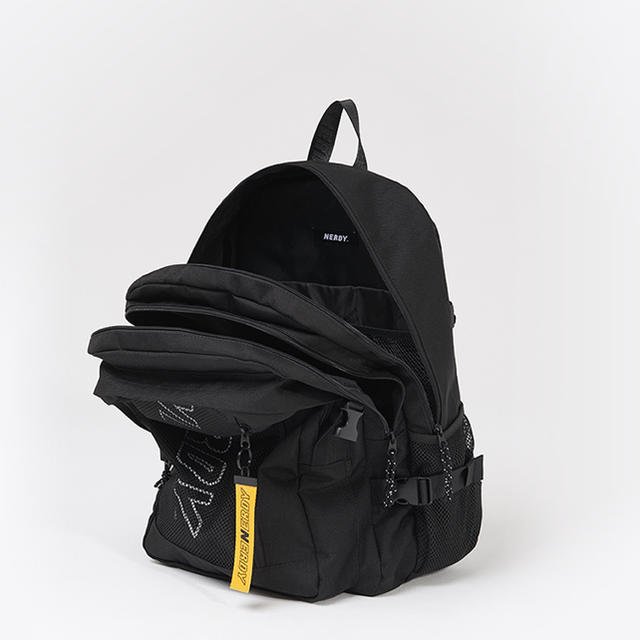 【Nerdy】 黒 リュック Belted MeshBackpack Black レディースのバッグ(リュック/バックパック)の商品写真
