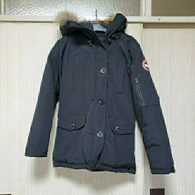 CANADA GOOSE(カナダグース)のCANADA GOOSE (カナダグース) ／ ダウンコート ／ レディース レディースのジャケット/アウター(ダウンジャケット)の商品写真