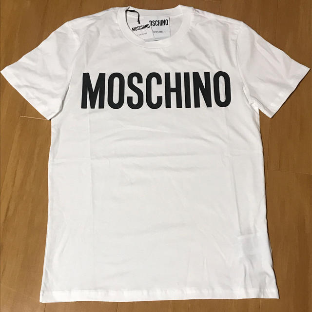 MOSCHINO(モスキーノ)の★新品未使用★ MOSCHINOクラシックロゴTシャツ メンズのトップス(Tシャツ/カットソー(半袖/袖なし))の商品写真