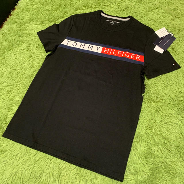 TOMMY HILFIGER(トミーヒルフィガー)の【即完売品】新品　トミーヒルフィガー  定番ロゴ　Tシャツ メンズのトップス(Tシャツ/カットソー(半袖/袖なし))の商品写真