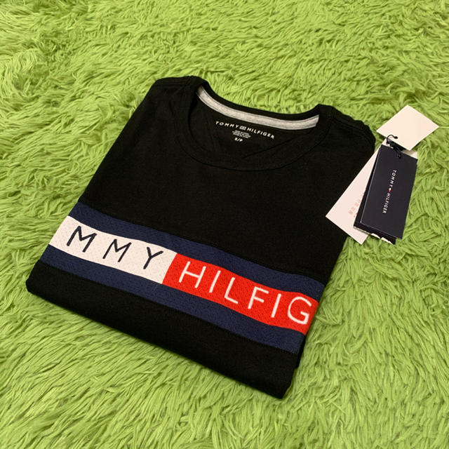 TOMMY HILFIGER(トミーヒルフィガー)の【即完売品】新品　トミーヒルフィガー  定番ロゴ　Tシャツ メンズのトップス(Tシャツ/カットソー(半袖/袖なし))の商品写真