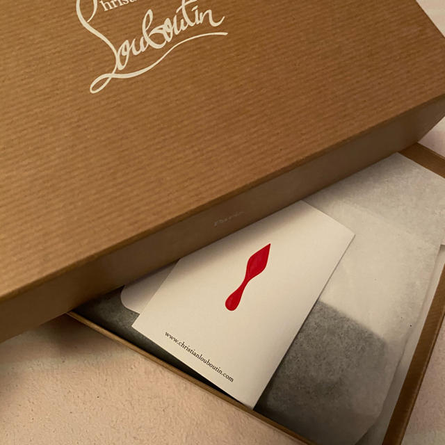 Christian Louboutin(クリスチャンルブタン)のクリスチャン　ルブダン　カードケース レディースのファッション小物(名刺入れ/定期入れ)の商品写真