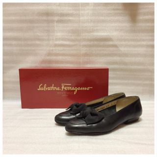 サルヴァトーレフェラガモ(Salvatore Ferragamo)のフェラガモ ビック リボン パンプス 黒(ハイヒール/パンプス)