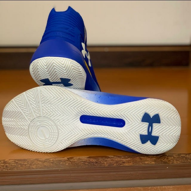 UNDER ARMOUR(アンダーアーマー)の【ステフィンカリーグッズ】バスケットシューズ（イエロー✕ブルー/26.0cm） メンズの靴/シューズ(スニーカー)の商品写真