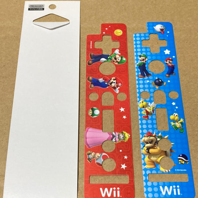 Wii(ウィー)の任天堂ライセンス品スーパーマリオwii wiiuリモコンシート　2枚入り エンタメ/ホビーのゲームソフト/ゲーム機本体(その他)の商品写真