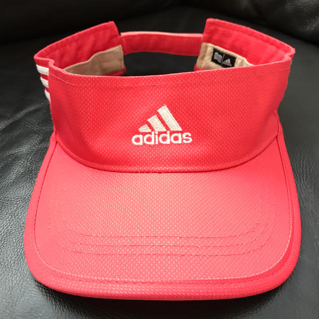 adidas(アディダス)の【値下げ】アディダス　サンバイザー　ゴルフ スポーツ/アウトドアのゴルフ(その他)の商品写真