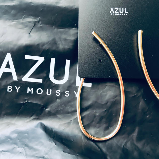 AZUL by moussy(アズールバイマウジー)のAZULツイストフープピアス レディースのアクセサリー(ピアス)の商品写真