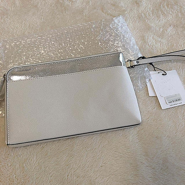 Calvin Klein(カルバンクライン)の最終値　新品　カルバンクライン　Calvin Klein ポーチ　クラッチ レディースのファッション小物(ポーチ)の商品写真