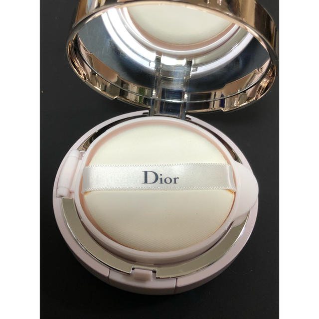 Dior(ディオール)の未開封　ディオール  カプチュール ドリームスキン　クッションファンデ　値下げ コスメ/美容のベースメイク/化粧品(ファンデーション)の商品写真