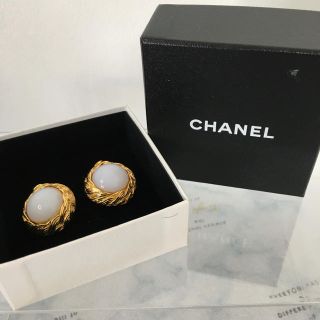 【国内即発送】アクセサリーCHANEL - シャネル フェイクパールイヤリング 箱付きの通販 by CLCL