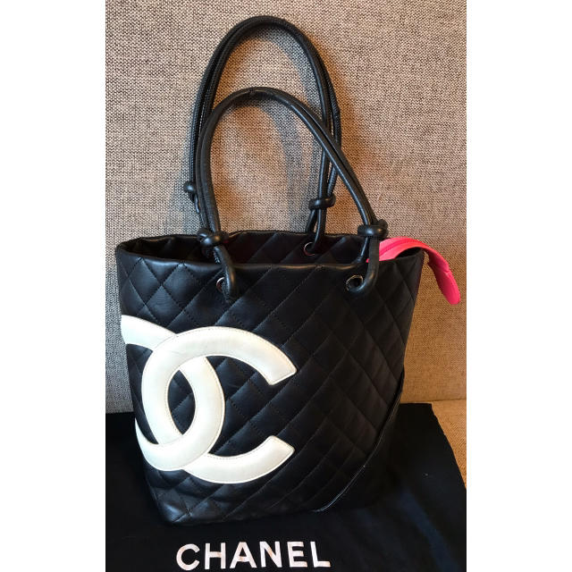 CHANEL シャネルのカンボンライン ハンドバック