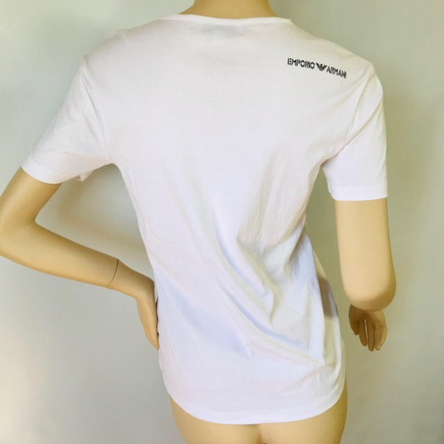 Emporio Armani(エンポリオアルマーニ)の美品⭐︎エンポリオアルマーニ★ブランドロゴバックプリント コットンTシャツ(S) レディースのトップス(Tシャツ(半袖/袖なし))の商品写真