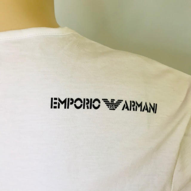 Emporio Armani(エンポリオアルマーニ)の美品⭐︎エンポリオアルマーニ★ブランドロゴバックプリント コットンTシャツ(S) レディースのトップス(Tシャツ(半袖/袖なし))の商品写真