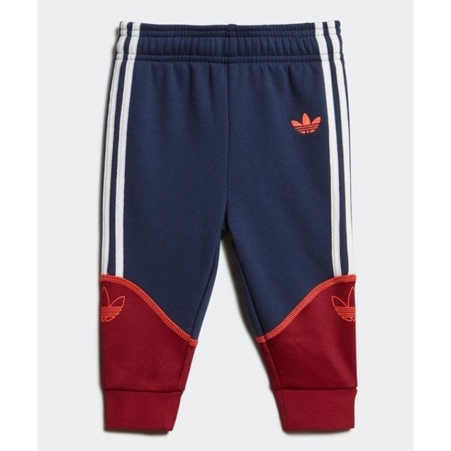 adidas(アディダス)の新品　未使用　アディダス　セットアップ　キッズ　ベビー キッズ/ベビー/マタニティのキッズ服男の子用(90cm~)(ジャケット/上着)の商品写真