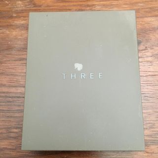 スリー(THREE)のTHREE シマリング　グローデュオ　01(その他)