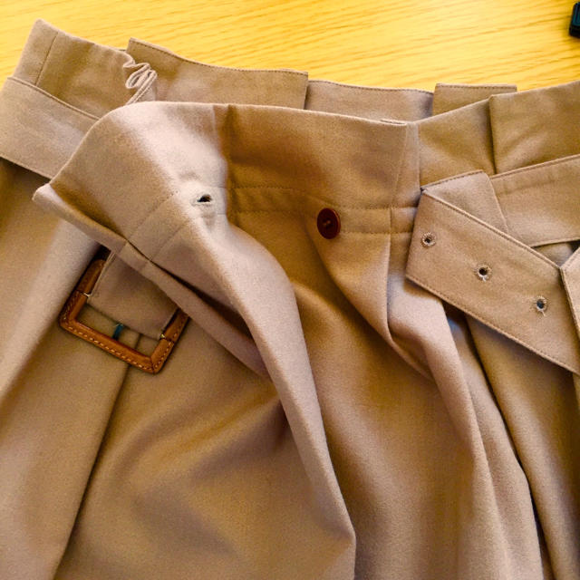 TOMORROWLAND(トゥモローランド)のトゥモローランド♡ベージュのスカート レディースのスカート(ひざ丈スカート)の商品写真