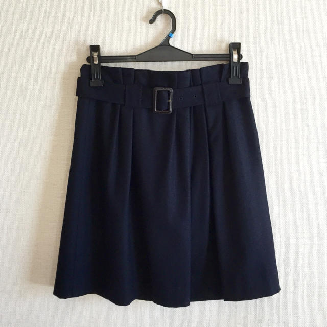 TOMORROWLAND(トゥモローランド)のトゥモローランド♡濃紺のベルト付スカート レディースのスカート(ひざ丈スカート)の商品写真