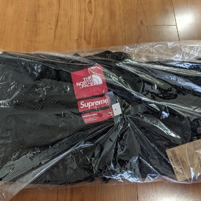 Supreme(シュプリーム)のSupreme The North Face Cargo Vest メンズのトップス(ベスト)の商品写真