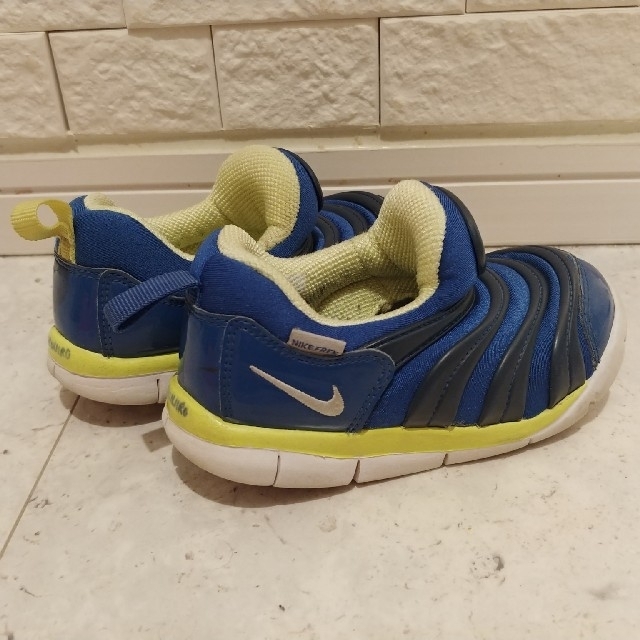 NIKE(ナイキ)のお値下げ！NIKE/ナイキ スニーカー ダイナモフリー 15cm キッズ/ベビー/マタニティのキッズ靴/シューズ(15cm~)(スニーカー)の商品写真