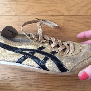 オニツカタイガー(Onitsuka Tiger)のOnitsuka  Tigerゴールド×ブラック25(スニーカー)