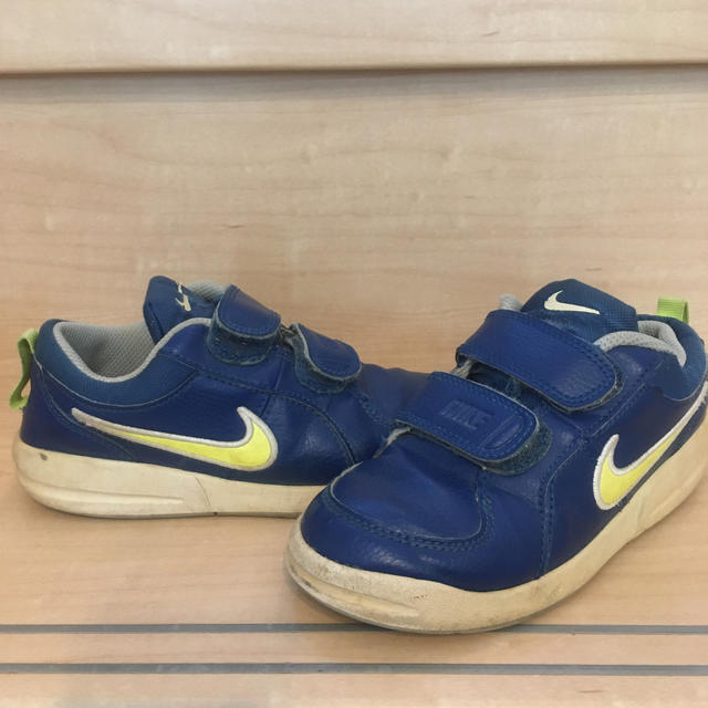 NIKE(ナイキ)のNIKE スニーカー　17㎝　キッズ キッズ/ベビー/マタニティのキッズ靴/シューズ(15cm~)(スニーカー)の商品写真