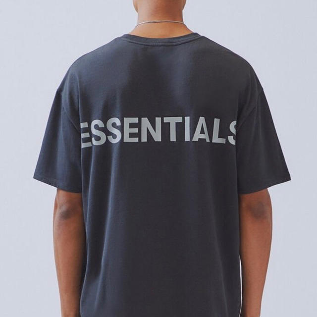 essentials Tシャツ