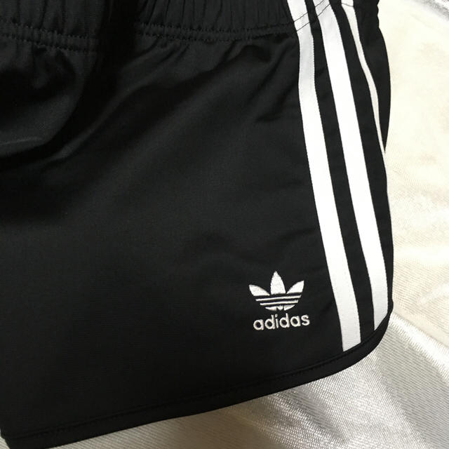 adidas(アディダス)のアディダスショートパンツ レディースのパンツ(ショートパンツ)の商品写真