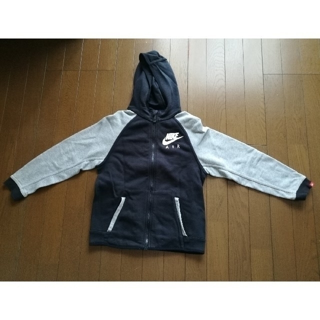 NIKE(ナイキ)のNIKE　パーカー(子供用) キッズ/ベビー/マタニティのキッズ服男の子用(90cm~)(ジャケット/上着)の商品写真