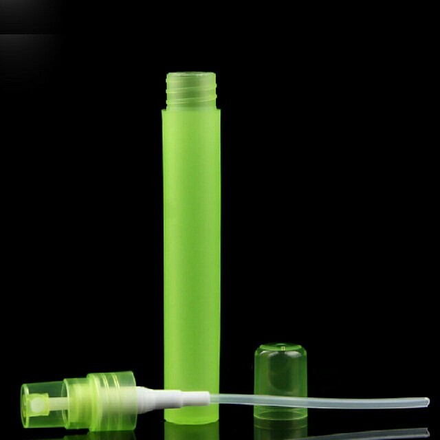 アルコール 対応 スプレー ボトル 10ml スリム 小型 ミスト 香水 容器  コスメ/美容のメイク道具/ケアグッズ(ボトル・ケース・携帯小物)の商品写真
