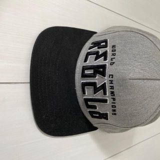 REBEL8 スナップバック　グレー　サイズフリー(キャップ)