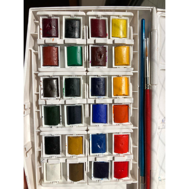 Winsor&Newton（ウィンザー&ニュートン）水彩絵具24色セット エンタメ/ホビーのアート用品(絵の具/ポスターカラー)の商品写真