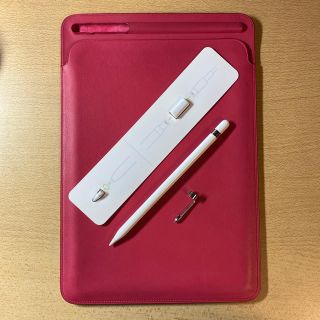 アップル(Apple)のApple Pencil &純正レザースリーブ(ピンクフクシア)セット(iPadケース)